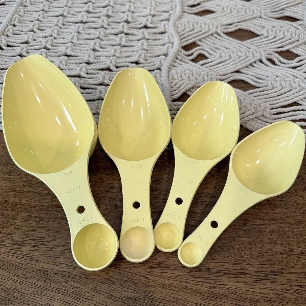 VTG EKCO Measuring Cups Scoops Spoon Combo Yellow Complete Set USA Retro Kitchen